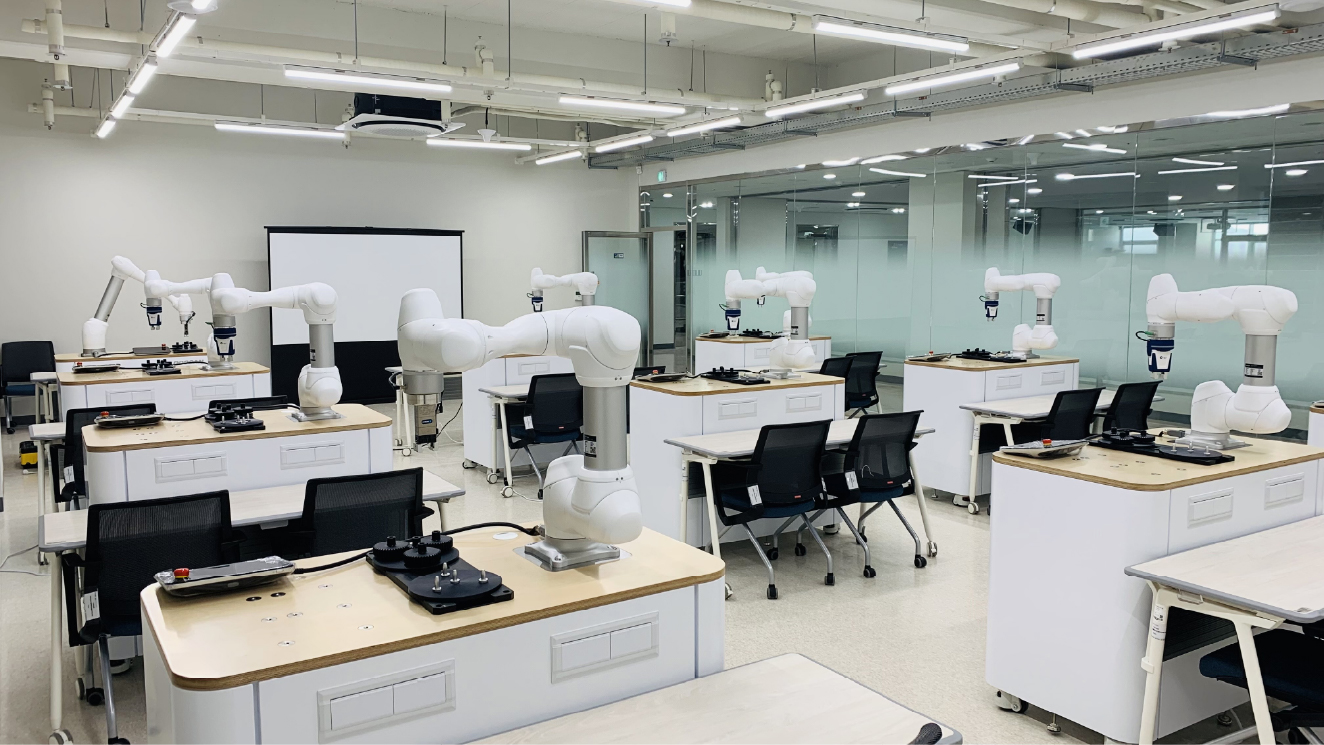 두산로보틱스 교육 프로그램에 참여해서 협동로봇을 제대로 배워보세요